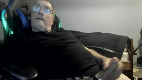 Snapshot of wowsers2022 chatting on 11.05.25 wowsers2022 online show from 11.05.25