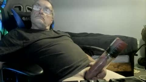 Snapshot of wowsers2022 chatting on 11.08.25 wowsers2022 online show from 11.08.25