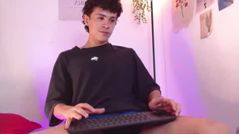 Snapshot of wyatt_444 chatting on 12.19.24 wyatt online show from 12.19.24