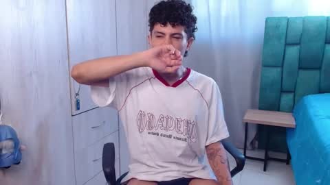 Snapshot of wyatt_444 chatting on 01.17.25 wyatt online show from 01.17.25