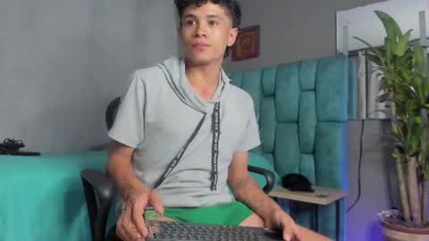 Snapshot of wyatt_444 chatting on 01.23.25 wyatt online show from 01.23.25