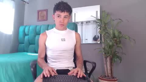 Snapshot of wyatt_444 chatting on 01.23.25 wyatt online show from 01.23.25