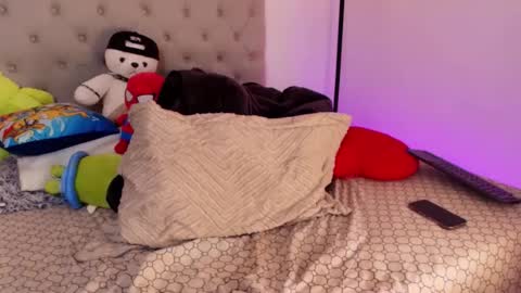 Snapshot of wyatt_444 chatting on 10.28.25 wyatt online show from 10.28.25