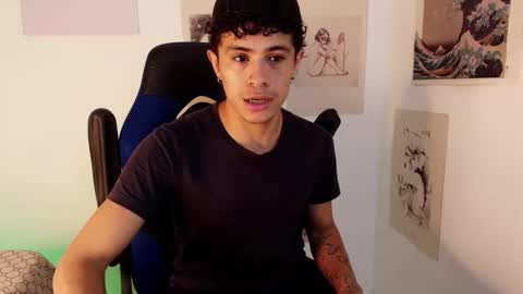 Snapshot of wyatt_444 chatting on 10.29.25 wyatt online show from 10.29.25