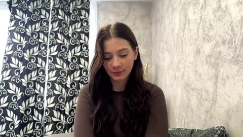 Snapshot of wynonasirin chatting on 10.01.25 Margo online show from 10.01.25