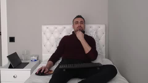 Snapshot of x_____0_____x chatting on 04.09.26 Mr. Lonely online show from 04.09.26