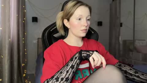 Snapshot of x__ivy_x chatting on 12.27.24 eva online show from 12.27.24