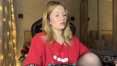 Snapshot of x__ivy_x chatting on 12.28.24 eva online show from 12.28.24