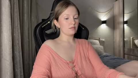 Snapshot of x__ivy_x chatting on 01.08.25 eva online show from 01.08.25