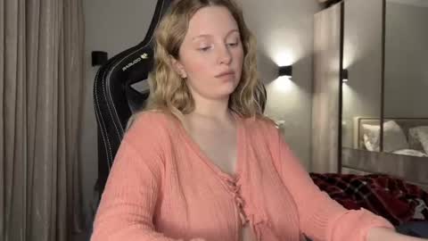 Snapshot of x__ivy_x chatting on 02.22.25 eva online show from 02.22.25