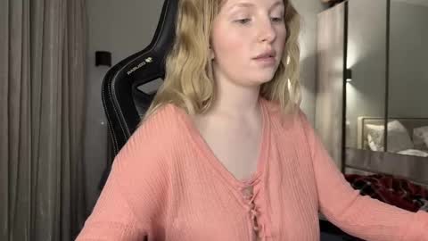 Snapshot of x__ivy_x chatting on 02.22.25 eva online show from 02.22.25