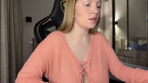 Snapshot of x__ivy_x chatting on 03.06.25 eva online show from 03.06.25