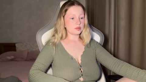 Snapshot of x__ivy_x chatting on 09.28.25 eva online show from 09.28.25