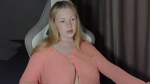 Snapshot of x__ivy_x chatting on 05.15.26 eva online show from 05.15.26