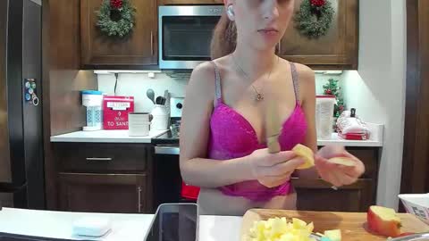 x_buttercup_x online show from 12.04.25