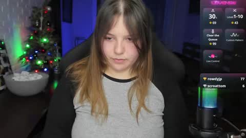 Snapshot of x_nirvana_x chatting on 02.01.25 LOVE NERDS ONLY online show from 02.01.25