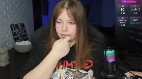 Snapshot of x_nirvana_x chatting on 02.23.25 LOVE NERDS ONLY online show from 02.23.25