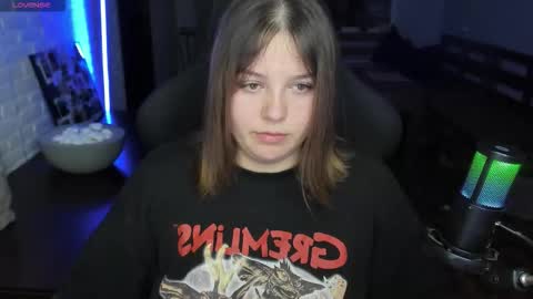 Snapshot of x_nirvana_x chatting on 09.15.25 LOVE NERDS ONLY online show from 09.15.25