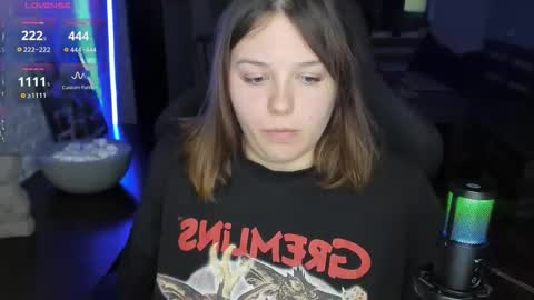 Snapshot of x_nirvana_x chatting on 09.19.25 LOVE NERDS ONLY online show from 09.19.25