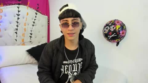 xaanderGrey online show from 10.14.25