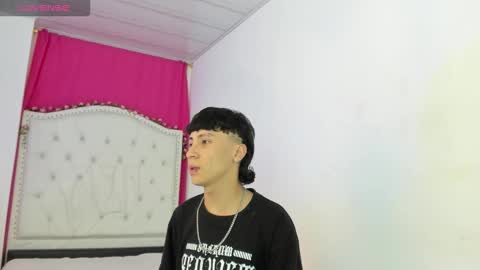 xaanderGrey online show from 11.17.25