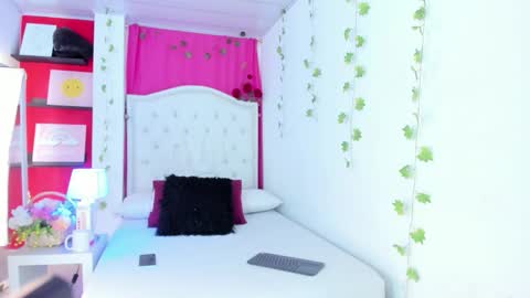 xaanderGrey online show from 12.17.25