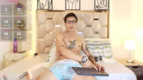 Snapshot of xabier_583 chatting on 12.20.25 xabier online show from 12.20.25