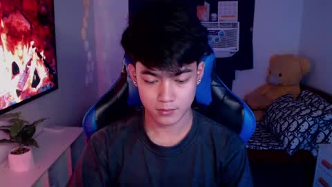 Snapshot of xaldrian_destroyer chatting on 01.04.25 Prince Aldrian online show from 01.04.25