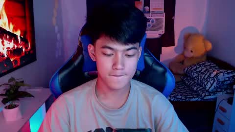 Snapshot of xaldrian_destroyer chatting on 02.13.25 Prince Aldrian online show from 02.13.25