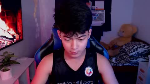 Snapshot of xaldrian_destroyer chatting on 02.19.25 Prince Aldrian online show from 02.19.25