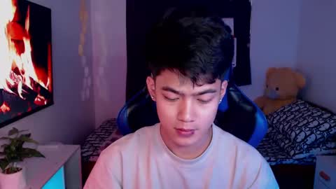 Snapshot of xaldrian_destroyer chatting on 03.11.25 Prince Aldrian online show from 03.11.25