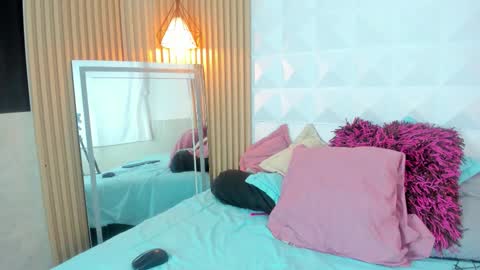 Snapshot of xamabtlee0107 chatting on 09.18.25 xamabtlee0107 online show from 09.18.25