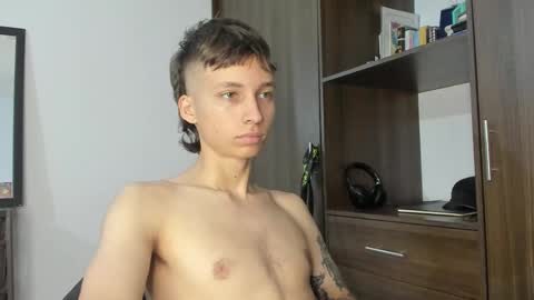 Snapshot of xamyu chatting on 10.29.25 Xam online show from 10.29.25