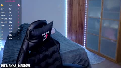 Snapshot of xanmndix chatting on 09.09.25 Sasha online show from 09.09.25