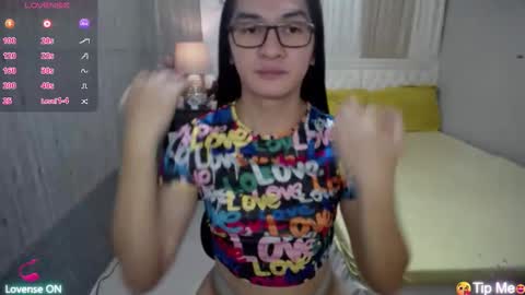 Snapshot of xasiantrnaslover chatting on 11.12.25 xasiantrnaslover online show from 11.12.25