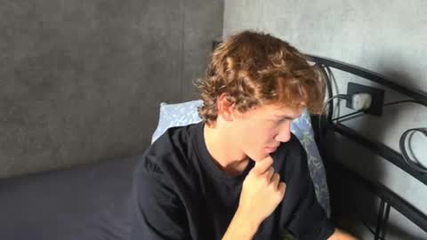 Snapshot of xavier_200 chatting on 09.29.25 Xavier PVT open online show from 09.29.25