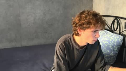 Snapshot of xavier_200 chatting on 10.10.25 Xavier PVT open online show from 10.10.25