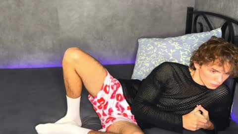 Snapshot of xavier_200 chatting on 11.05.25 Xavier PVT open online show from 11.05.25