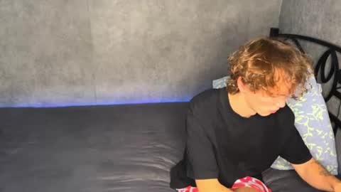 Snapshot of xavier_200 chatting on 11.19.25 Xavier PVT open online show from 11.19.25