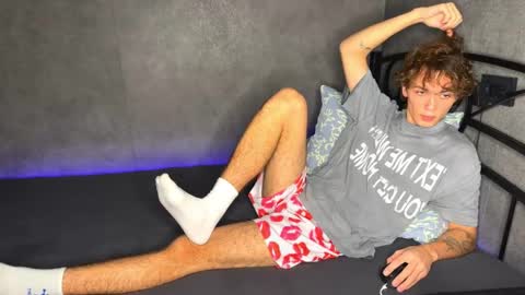 Snapshot of xavier_200 chatting on 12.04.25 Xavier PVT open online show from 12.04.25