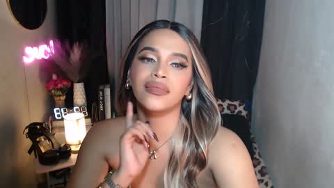 Snapshot of xclassylorainne chatting on 12.24.24 lorainne online show from 12.24.24