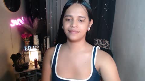 Snapshot of xclassylorainne chatting on 12.25.24 lorainne online show from 12.25.24