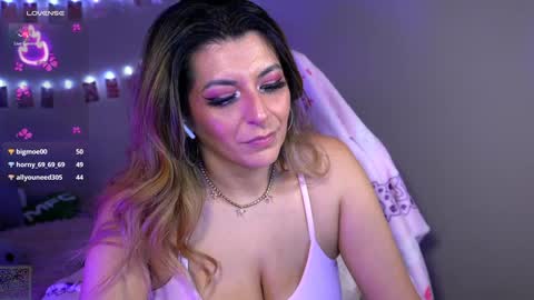 Snapshot of xclusivesecrets chatting on 01.17.25 spoil me here online show from 01.17.25