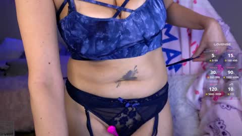 Snapshot of xclusivesecrets chatting on 01.25.25 spoil me here online show from 01.25.25