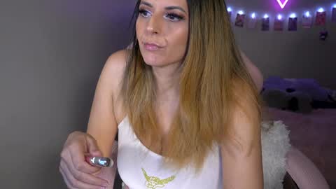 Snapshot of xclusivesecrets chatting on 03.12.25 spoil me here online show from 03.12.25