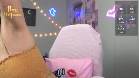 Snapshot of xclusivesecrets chatting on 10.06.25 spoil me here online show from 10.06.25
