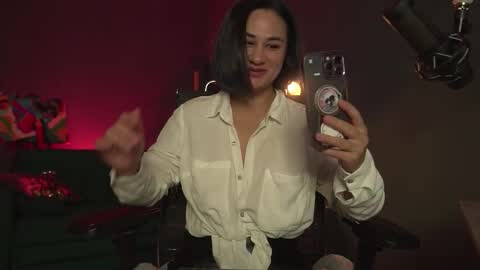 Snapshot of xcummingxsoonx chatting on 11.17.25 MIRA online show from 11.17.25