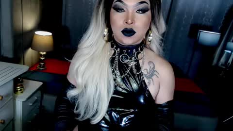 Zhavia online show from 11.03.25