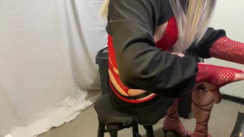 xdresserwithass online show from 02.15.25
