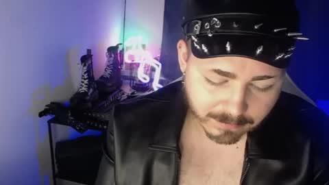 Snapshot of xfabian_love chatting on 10.08.25 F A B I A N online show from 10.08.25